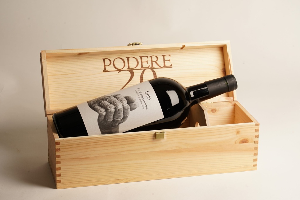 Unio 2019 Podere 29 Magnum 1,5 Lit (Nero di Troia, Primitivo)